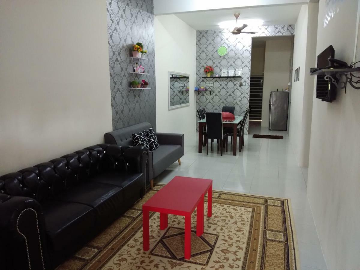 Zah'Ra Homestay Kuala Lipis Exterior photo